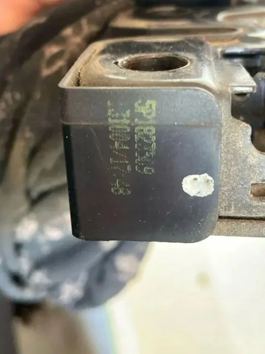 SEAT OE 5P1823509 Verrou de Capot - Pièce d'Occasion image 3