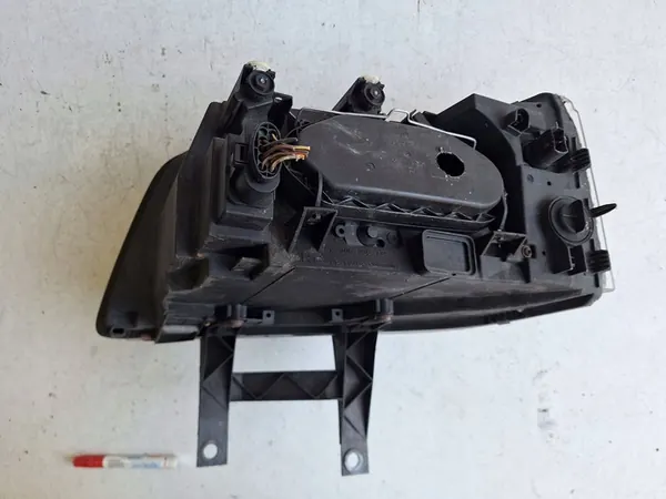 LÂMPADA DIREITA VOLKSWAGEN TRANSPORTER T5 03-10 image 4