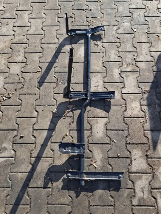 STELAŻ SPOILERA PRAWY OEM Oikea Spoilerikiinnike Volvo FH4 FH5 image 3
