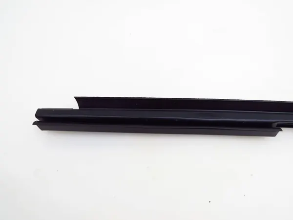 OEM LISTWA ZGARNIAJĄCA LT S60 II Deurafdichting Links Achter image 10