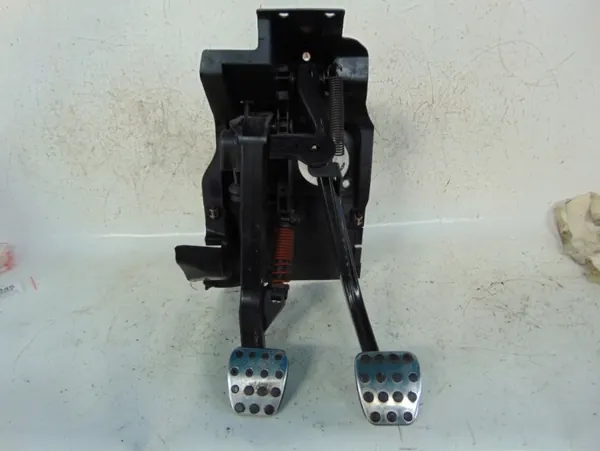 Koppeling Rempedaal OEM A2302902101Q09 Mercedes image 2