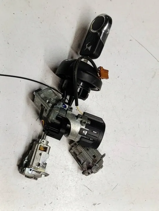 Capuchon de contact DS OEM N0503451 pour DS3 2015-2019 image 2