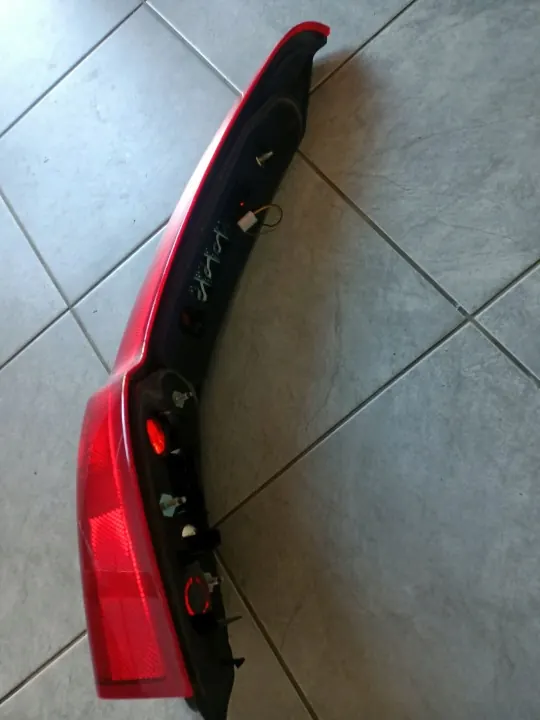 Volvo V50 LED Heckleuchte Rechts OEM 30744542 image 3
