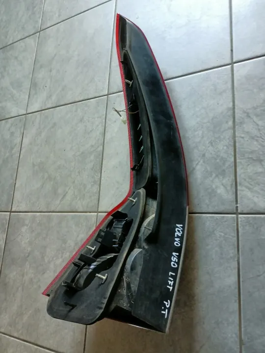 Volvo V50 LED Heckleuchte Rechts OEM 30744542 image 5