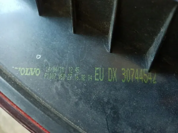 Volvo V50 LED Heckleuchte Rechts OEM 30744542 image 6