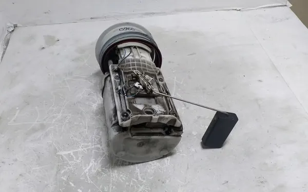 Brandstofpomp SKODA FABIA I (6Y2) 1.9L Diesel 2001 OEM 220212 image 3