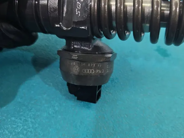 Injetor de combustível 1.9 TDI VW Passat B5 OEM image 4
