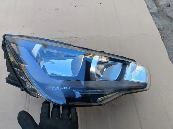 Faros delanteros derecho Audi A1 2010-2014 OEM image 3
