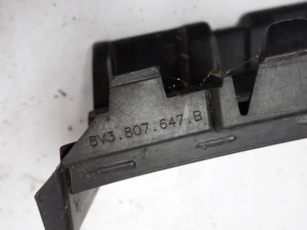 Rejilla de parachoques delantera OE AUDI A3 8V image 3