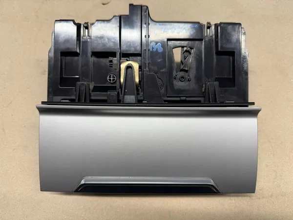 VW PASSAT B8 ASH TRAY 3G1863071A image 1