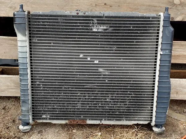 Radiador de agua Chevrolet OE 96443475 image 2