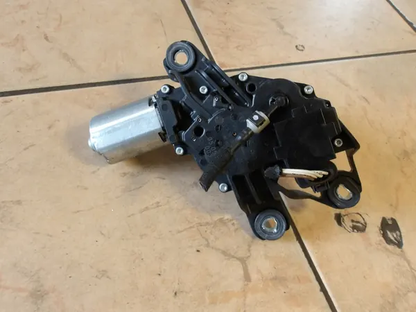 VW PASSAT B6 Heckwischermotor 0390201809 image 2
