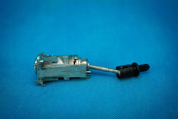 Audi A8 S8 4H Fahrerschloss-Einsatz OEM 4H1837167A image 3
