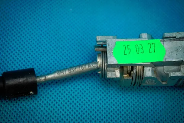 Audi A8 S8 4H Fahrerschloss-Einsatz OEM 4H1837167A image 4