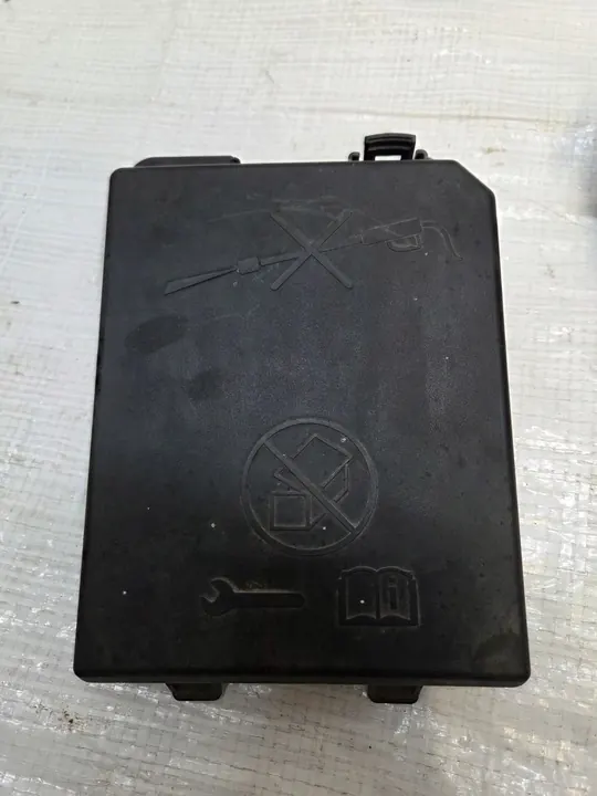 CAIXA DE FUSÍVEIS CHEVROLET TRAX 1.7 CDTI 95131335 image 6