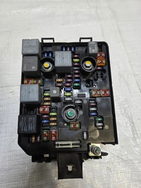 CAIXA DE FUSÍVEIS CHEVROLET TRAX 1.7 CDTI 95131335 image 7