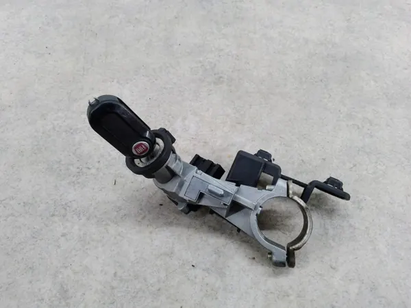 Stationair onderdeel FIAT PUNTO EVO OEM 50515281 61137400 image 10