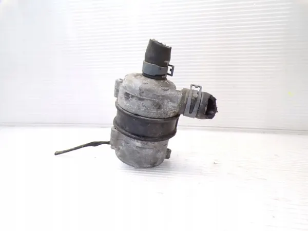 Bomba de agua auxiliar Audi A4 B9 TFSI OEM 8W0145879B image 2