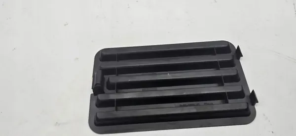 OEM 6W8301918AD takapuskurin tuuletusritilä Jaguar XK image 3