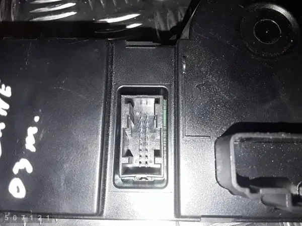 Módulo controle AC Renault Megane OEM 69340009 image 5