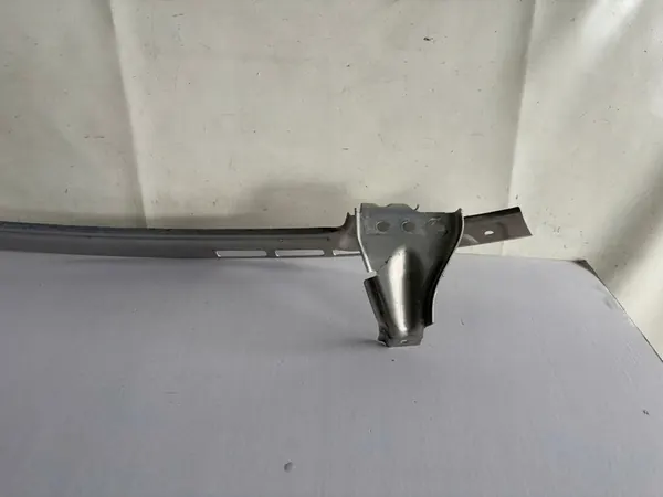 Etupuskuri Vahvistus Tesla Y image 10