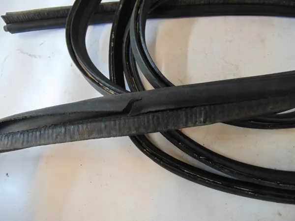 Opel OE achterdeur afdichting OEM VIVARO A H2 - Gebruikt image 5