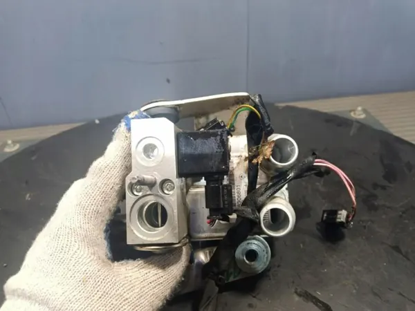 Mercedes E-Klasse W213 Verwarmingsradiator OEM A2138306801 image 5