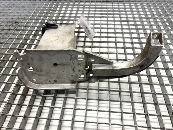 Etuvasen murskavyöhyke OEM 4G0807133F Audi A6 C7 image 3