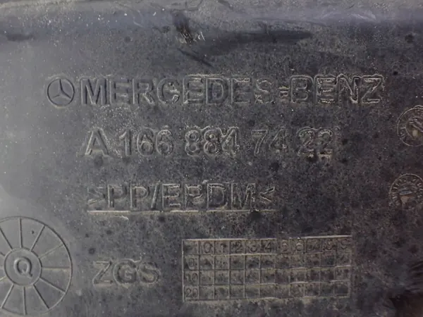 Mercedes GL W166 Pasos de Rueda Trasero Izq. OEM A1668847422 image 9