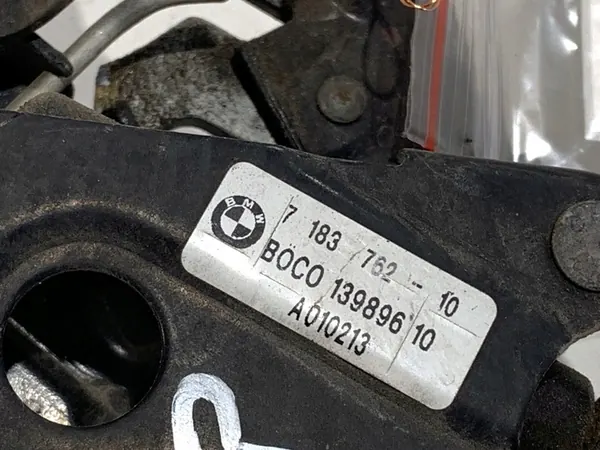 Höger Motorhuvslås BMW F07 Hatchback 7183762 09-17 image 4