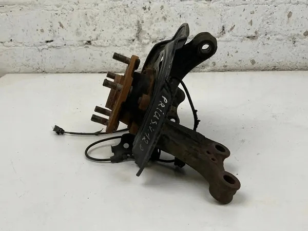 2015 Toyota Prius+ Mozzo Ruota Posteriore image 3