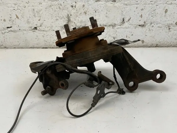 2015 Toyota Prius+ Mozzo Ruota Posteriore image 6