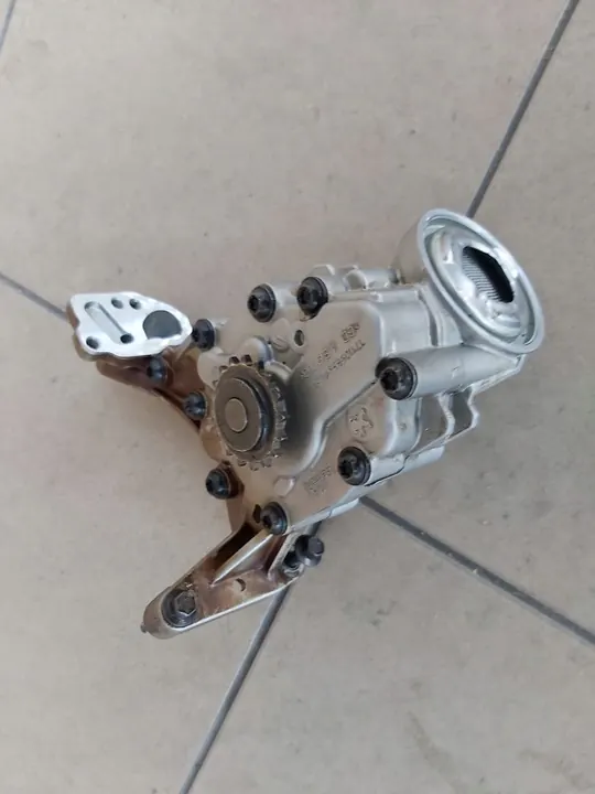 OLJEPUMP CITROEN PEUGEOT OPEL 1.2 THP 9801943580 image 2