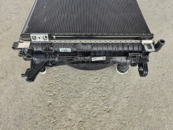 Radiadores de refrigeración con ventiladores Audi A8 D5 60 TFSI e quattro image 3