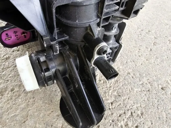 Radiadores de refrigeración con ventiladores Audi A8 D5 60 TFSI e quattro image 7