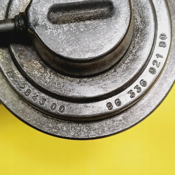 Válvula EGR Citroen Xsara Picasso 2.2 HDI 72284300 image 2