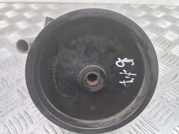 Mercedes-Benz Hydraulikpump C200 W204 OE A 006 466 68 01 image 2