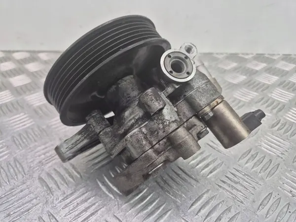 Mercedes-Benz Hydraulikpump C200 W204 OE A 006 466 68 01 image 4