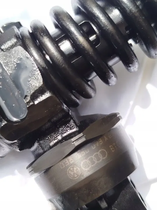 Inyector OEM 038130073AG para VW Golf V 1.9 TDI image 7