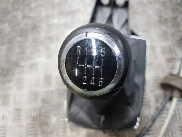 Vaihdepyörä + Kaapelit Opel Astra H 1.3 CDTI 55350346 image 2