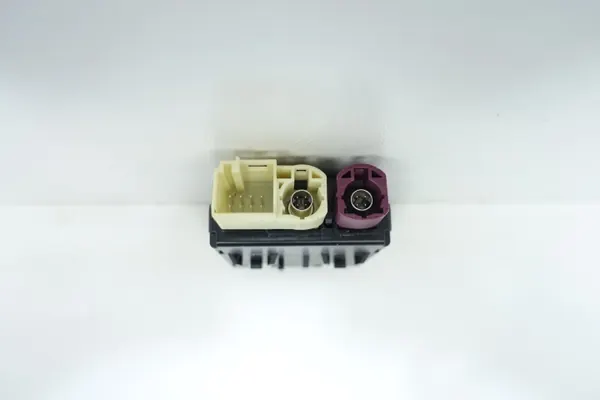 USB-C-porttipistoke OEM A2238201305 Mercedes S W223 image 4