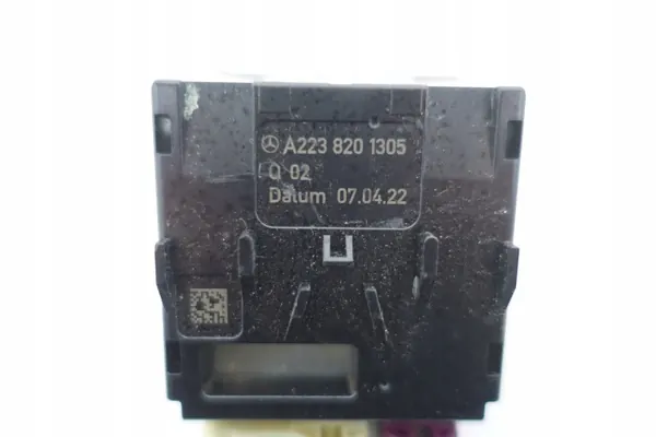 USB-C-porttipistoke OEM A2238201305 Mercedes S W223 image 6