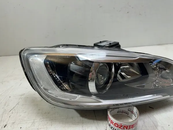 Oikea Xenon-ajovalot Volvo V60 I Lift image 5