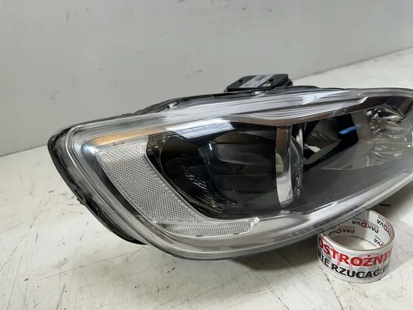 Oikea Xenon-ajovalot Volvo V60 I Lift image 6