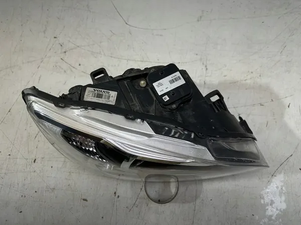 Oikea Xenon-ajovalot Volvo V60 I Lift image 7