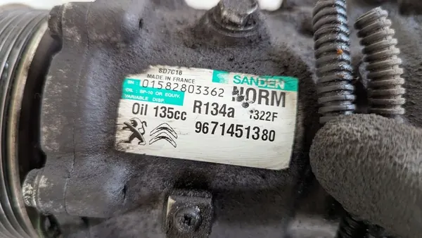 Compresseur de Climatisation Peugeot 3008 9671451380 image 2