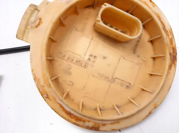 Brandstofniveausensor Volkswagen Touareg I 2009 7L8919679E image 3