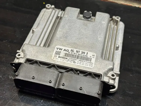 AUDI A3 Unité de Contrôle Moteur 0261S12720 06L907309B image 2
