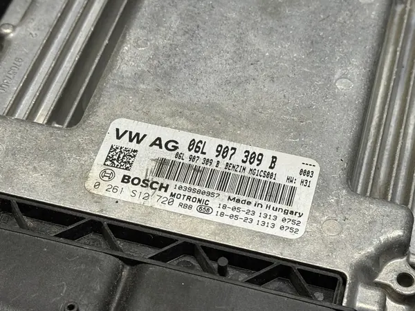 AUDI A3 Unité de Contrôle Moteur 0261S12720 06L907309B image 3