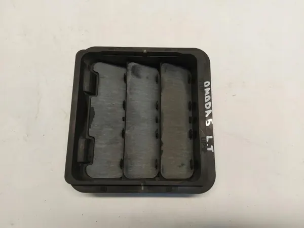 OEM 403004294aa Bakre stänkskärm ventilationsgallret image 2